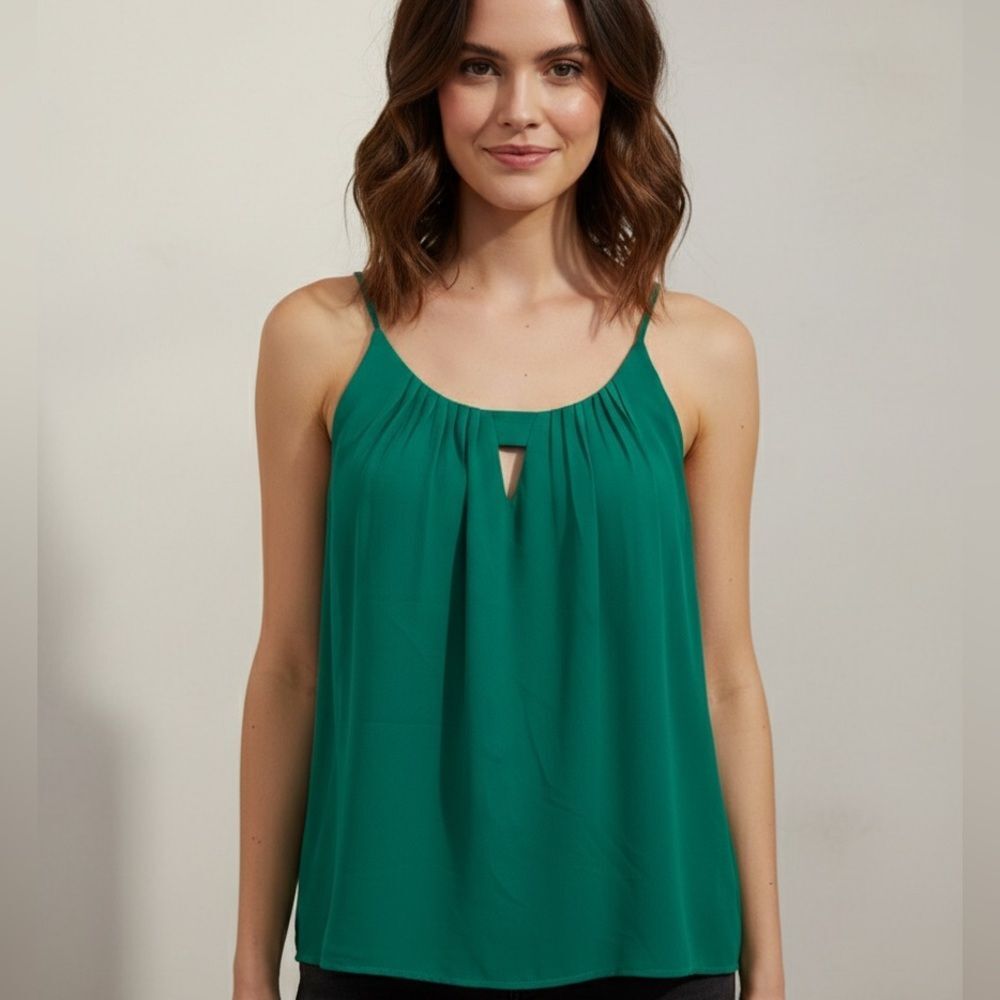 Q&A Emerald Green Pleated Keyhole Cami Top Women’s Size Medium Office Summer